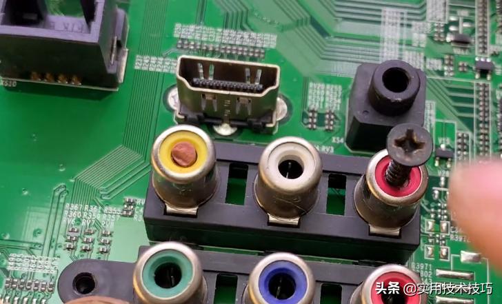 电视机av线断在插孔里了怎么办,电视盒子av线怎么接电视机