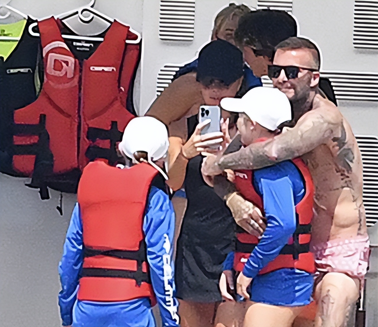 灏忚礉鍎垮瓙鍏竷鎭嬫儏,灏忚礉涓哄効瀛愮偒鐞冩妧