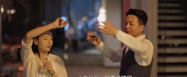 条件不符就别演“*妇情**”了,43岁董洁告诉你,什么是教科书式撩汉