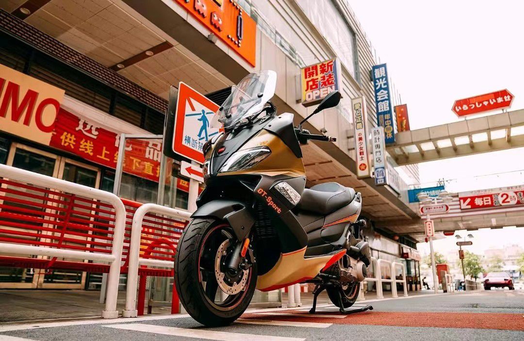 阿普利亚srmax250gt版即将上市,阿普利亚srmax250上市