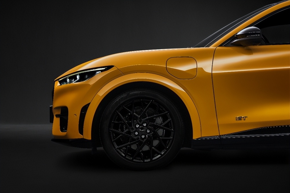 福特电马gt风暴复古版试驾,福特电马2023改款越野