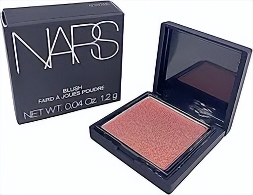 如何选择适合自己的腮红：技巧和推荐