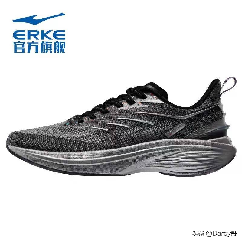 国产马拉松跑鞋排名前十名跑鞋,国产跑鞋和国外跑鞋