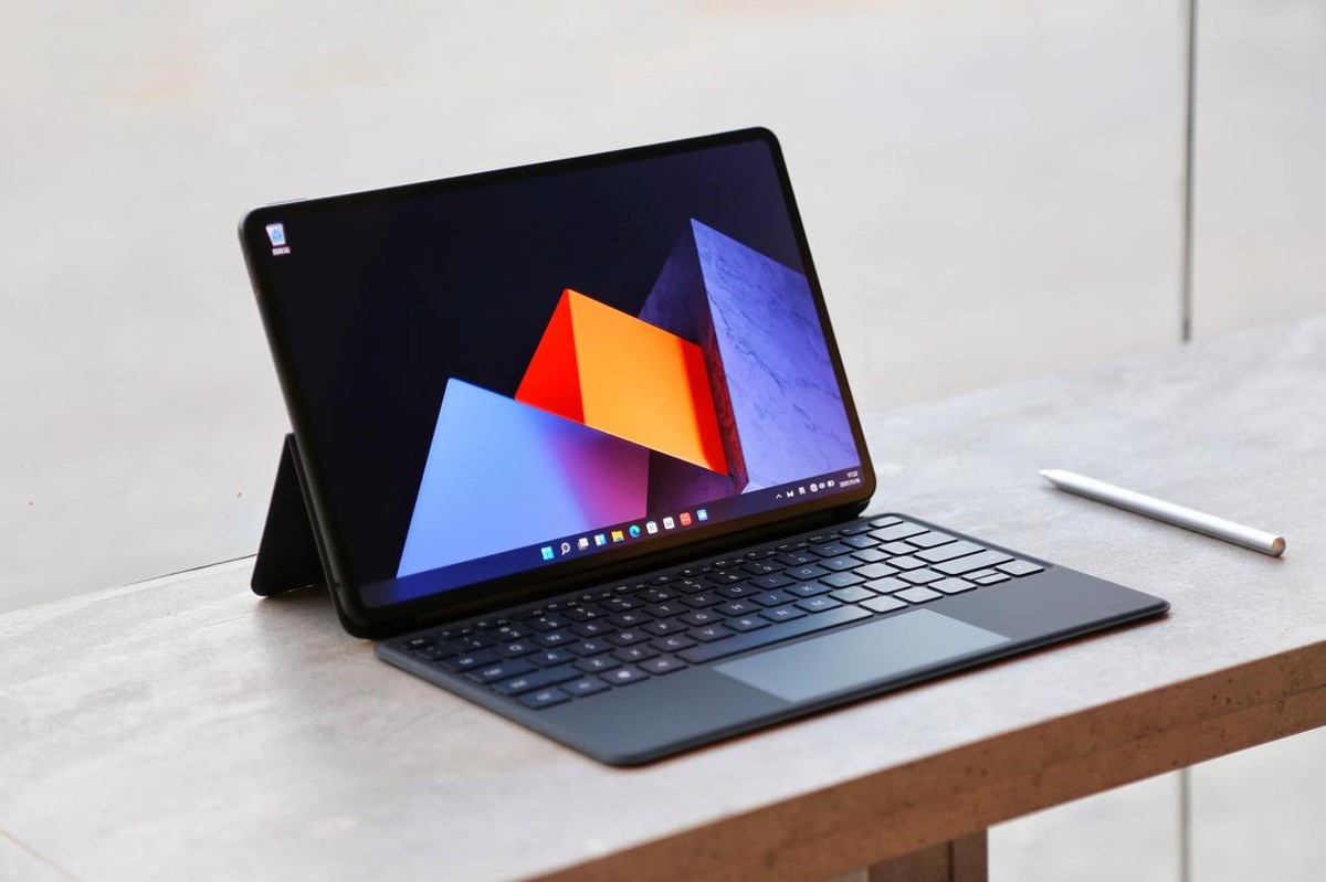 鍗庝负matebooke涓巑atepadpro12.6,鍗庝负huaweimatebooke12.6鑻卞