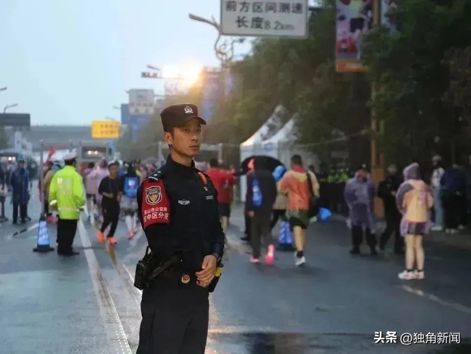万人激情赛跑马拉松,四川万人马拉松