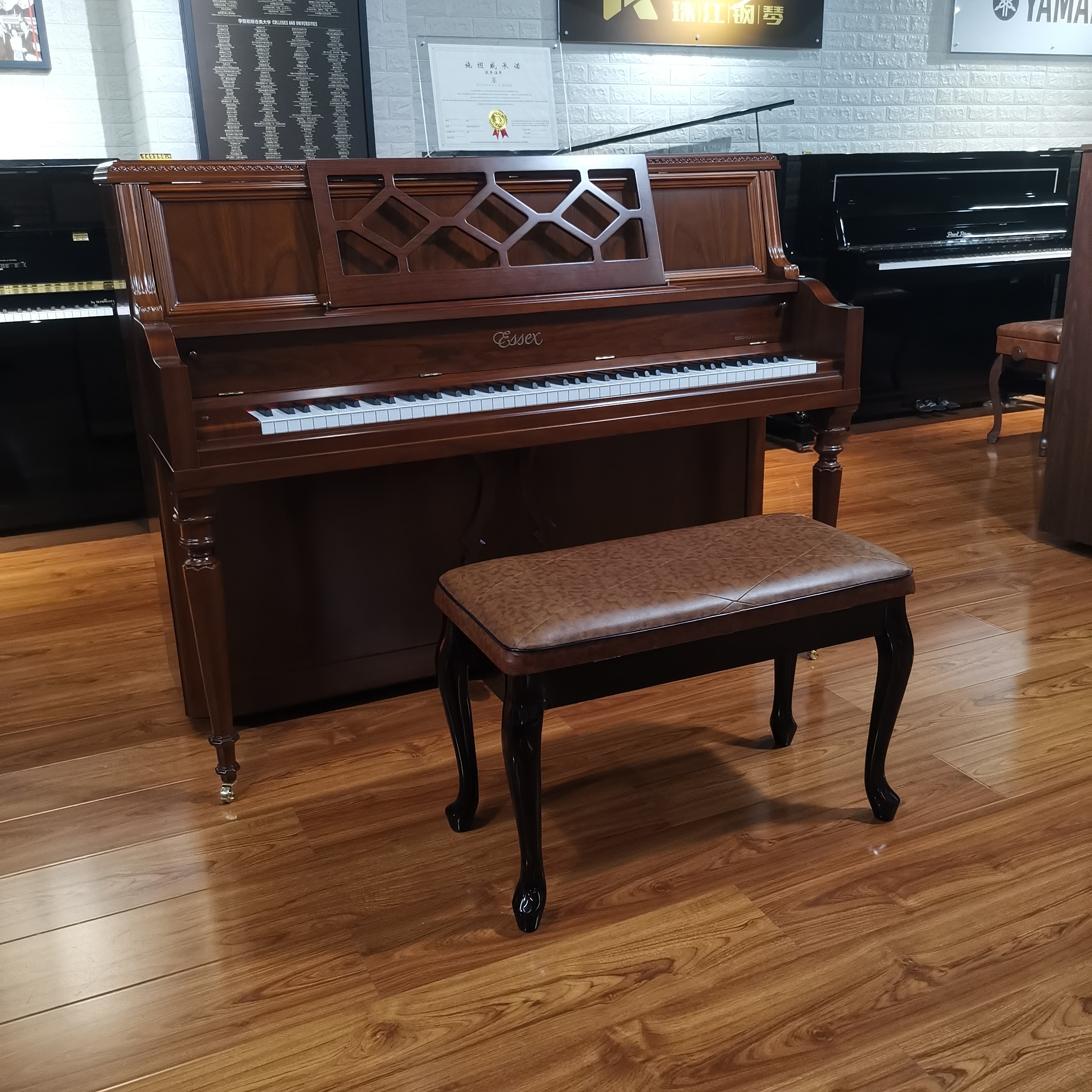 琴行的样品琴6年了能买吗,琴行样品琴