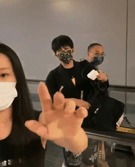 上门骚扰、扔鞋驱赶、组合拳打粉丝，连明星助理都这么嚣张了？