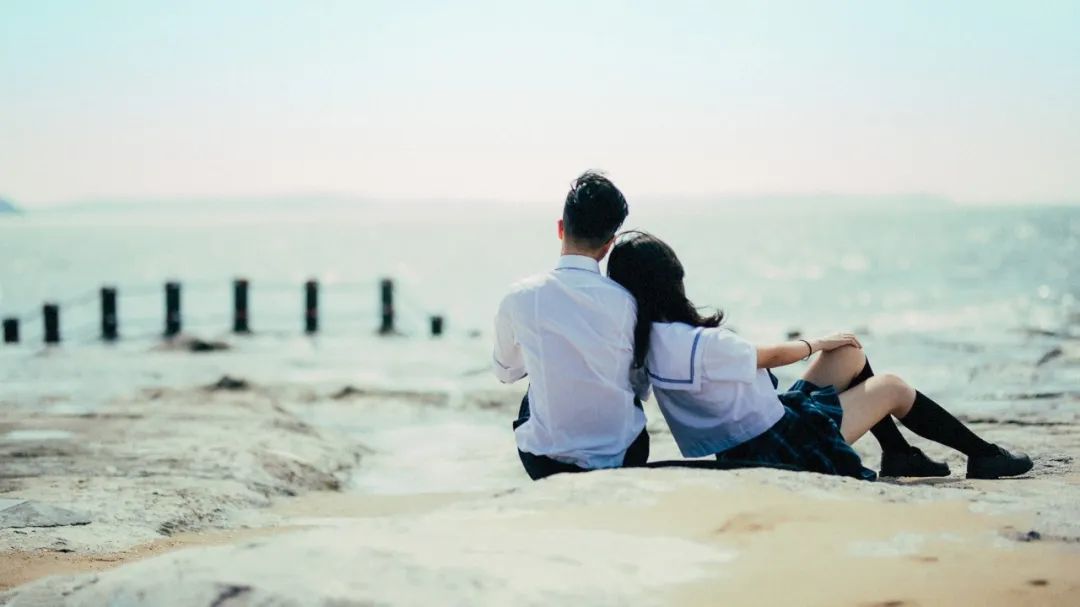 娶个傻的老婆好还是聪明好,娶个爱你的傻老婆还是单身好