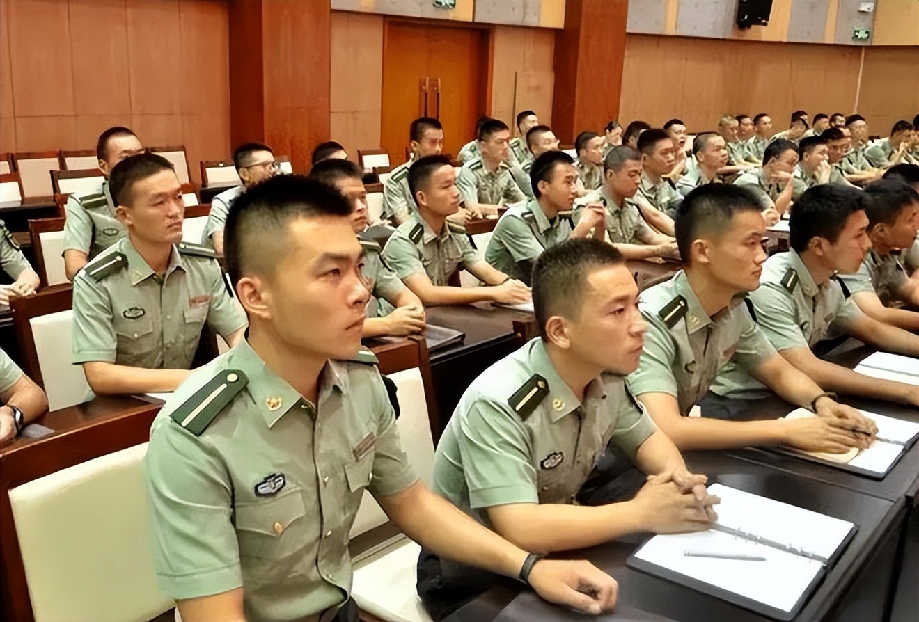 考军校毕业后至少几年能当将军,考上军校最快几年能当上军官