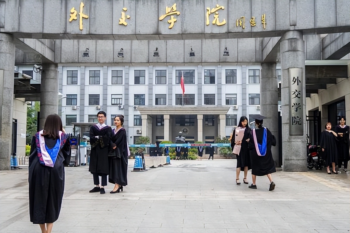 女翻译张璐哪人,翻译女神张璐成功升职是哪一集