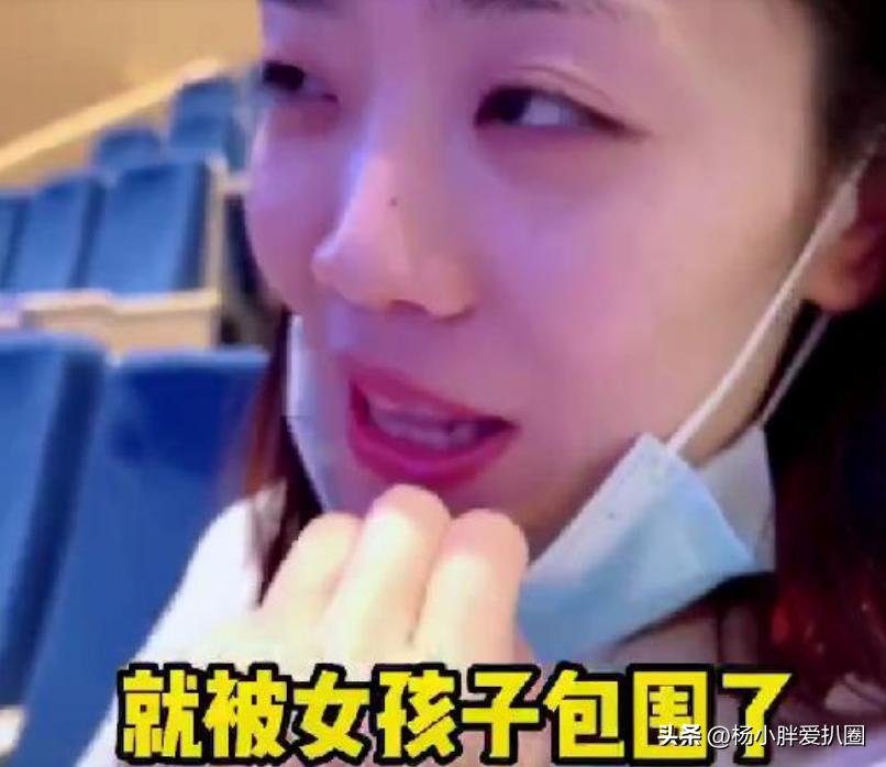 杨威让孩子在家上学,杨威送儿子杨阳洋上学