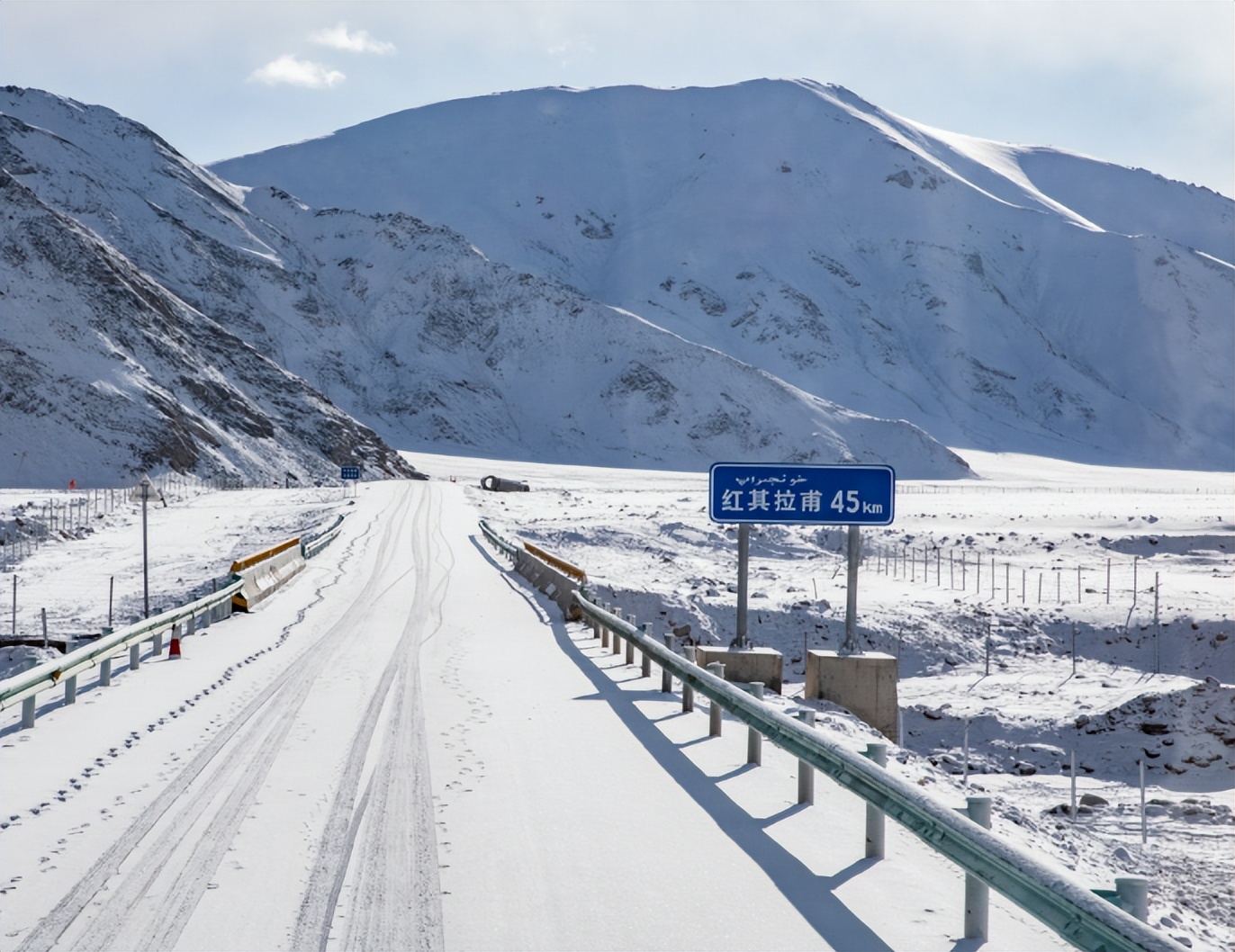 1968，巴基斯坦没钱修路，毛主席直接拨款5亿，如今才知真高明