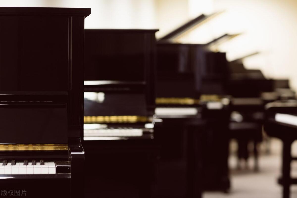 钢琴曲怎么区分该用几级和弦,钢琴曲有哪些难度比较高