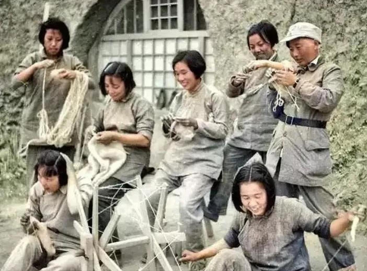 1952年母女拦车告状，*小平邓**调查后勃然大怒，严惩当代“陈世美”