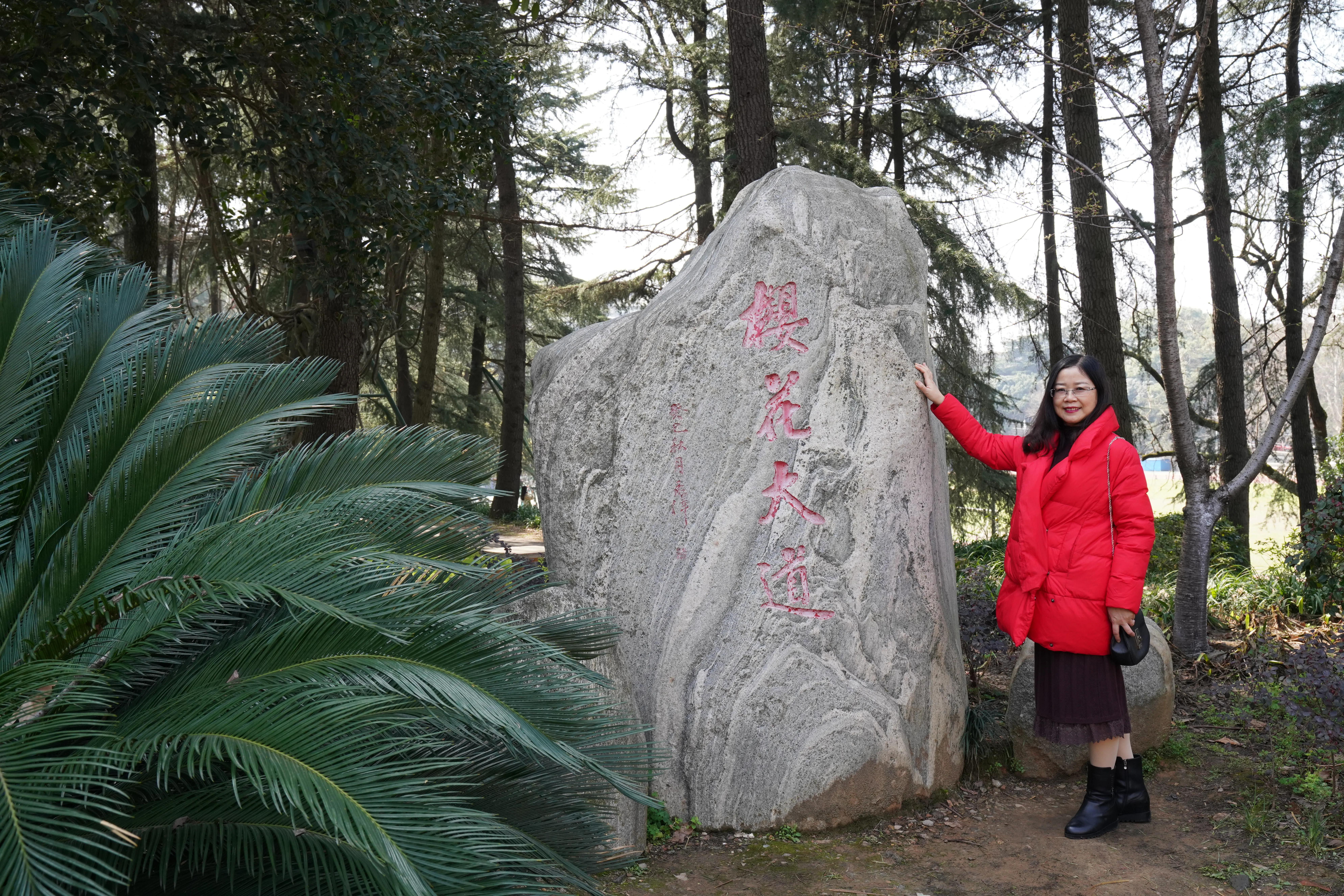 一个花甲老人的励志故事,80多岁老人励志故事大全