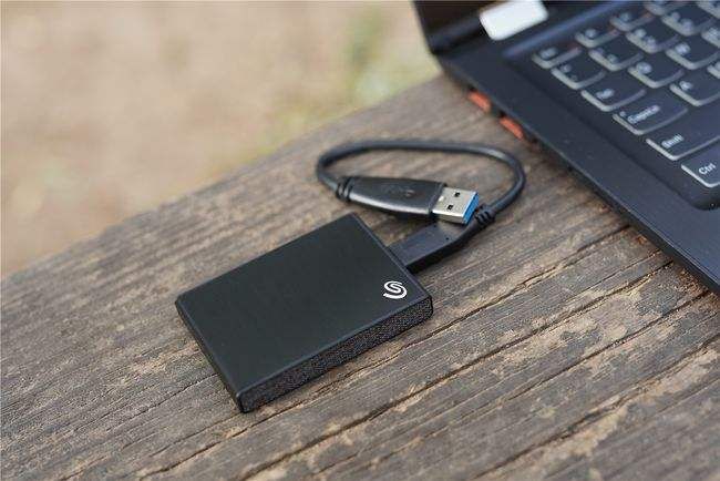 西部数据移动硬盘和希捷移动硬盘,黑甲虫移动硬盘和希捷移动硬盘
