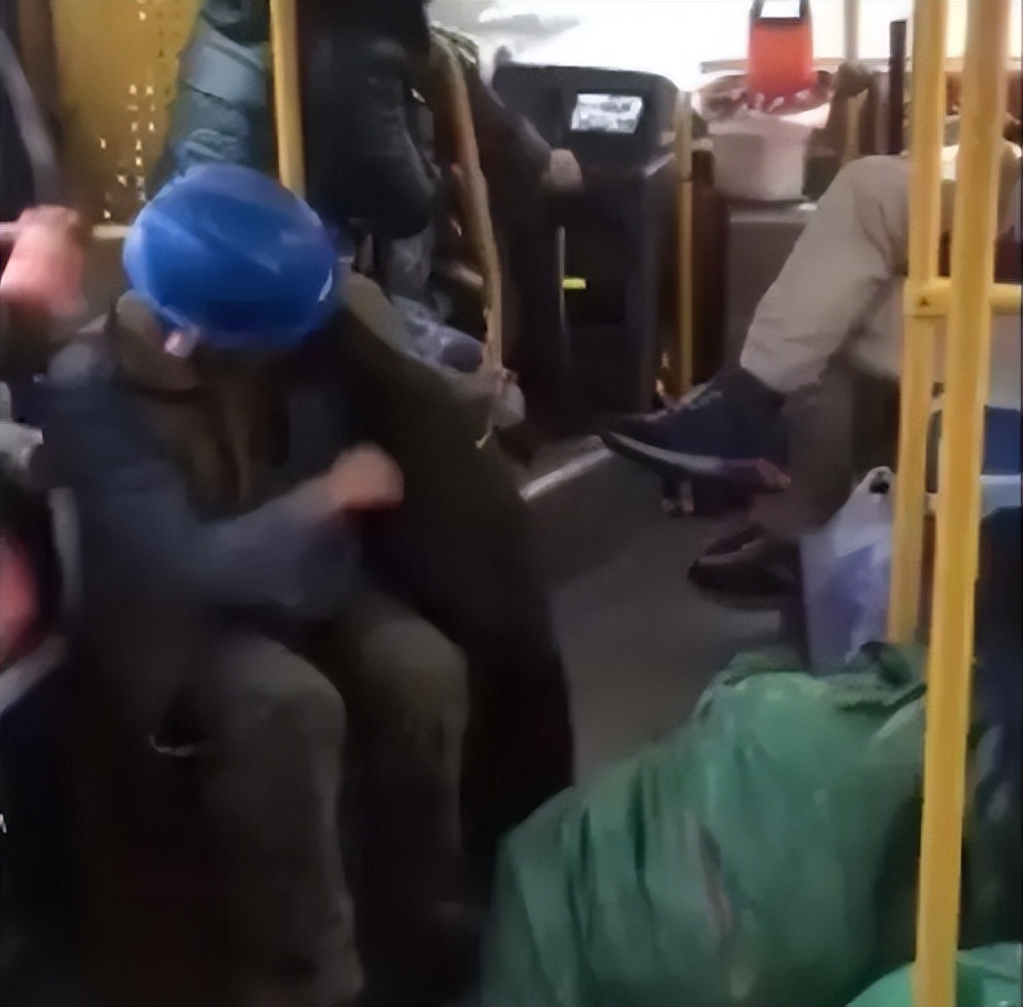 “解放军军演不会阻止访问”圣文森特总理窜台，汪文斌把话挑明