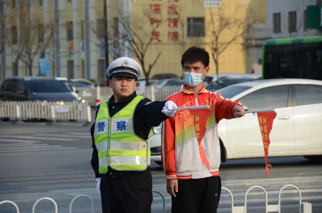 学雷锋，邢台市教育系统在行动