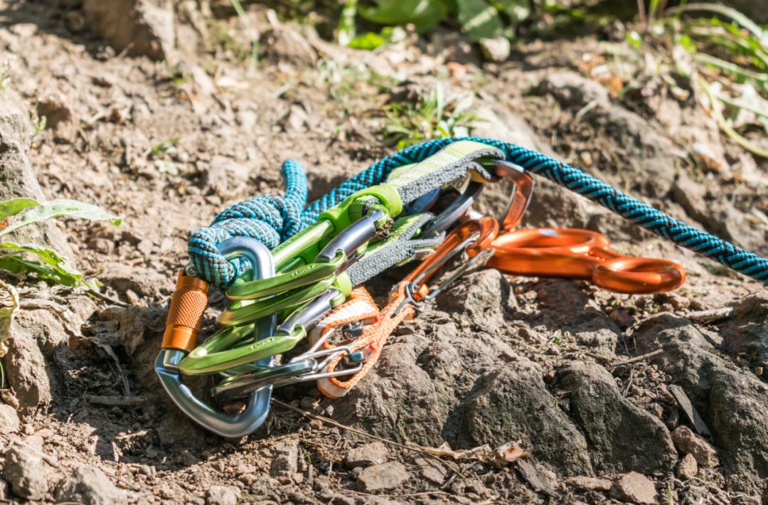 户外带什么防身工具好,户外必备的一个随身携带的小工具