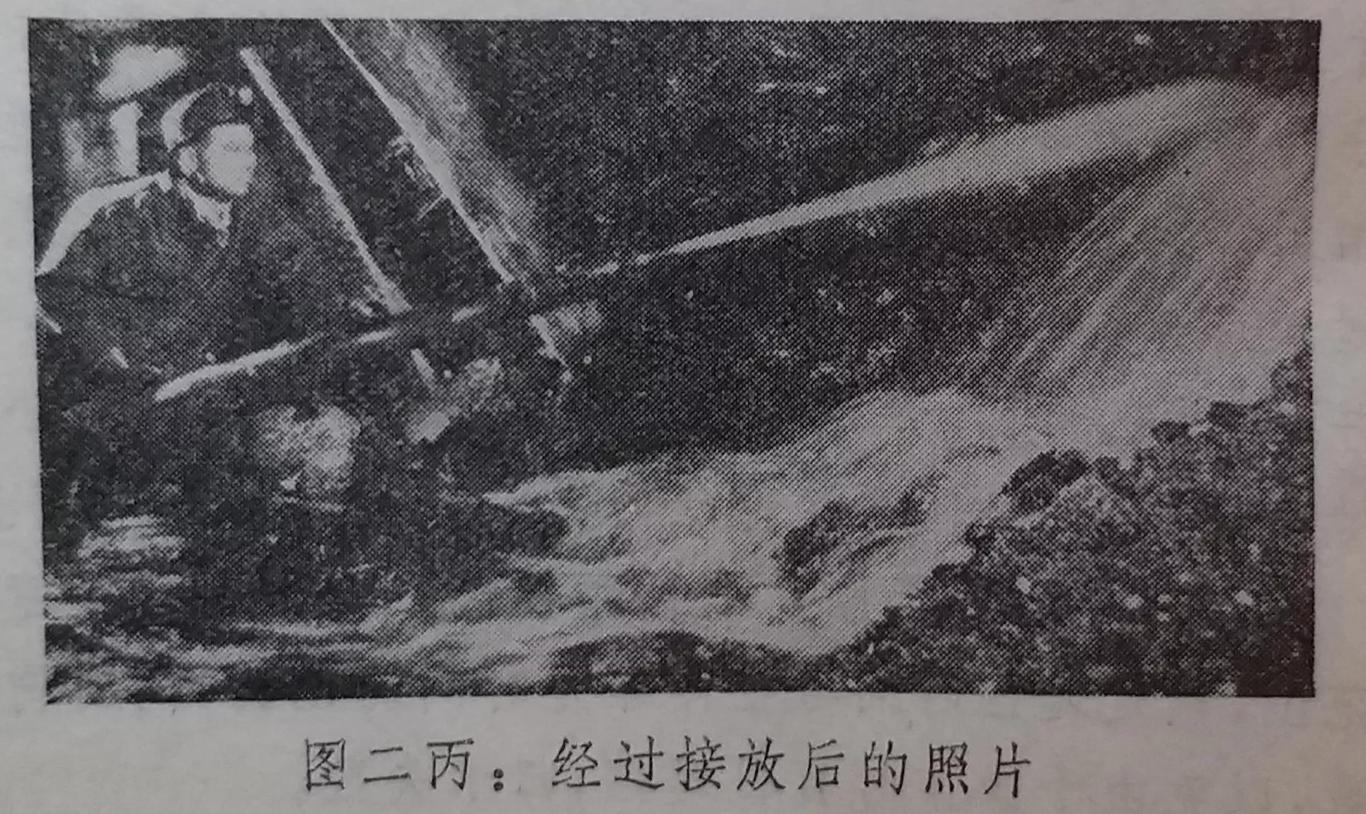 如何让黑白照片中间有一抹彩色,如何把黑白照片弄成正常的