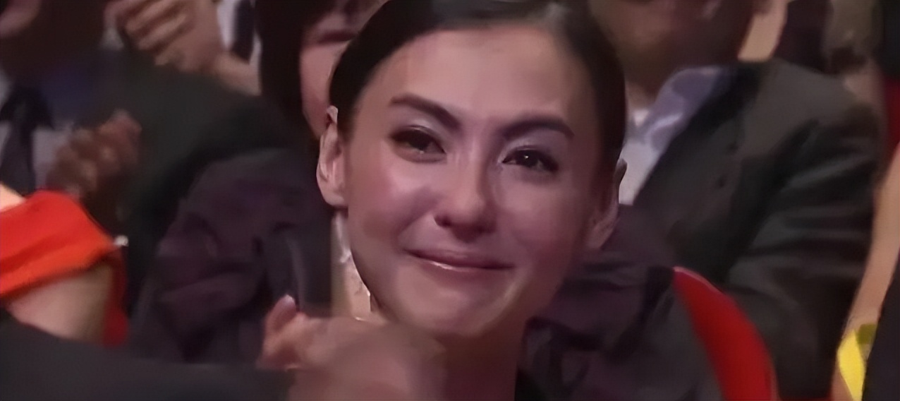 谢霆锋第一次春晚视频,谢霆锋现在在香港受欢迎吗