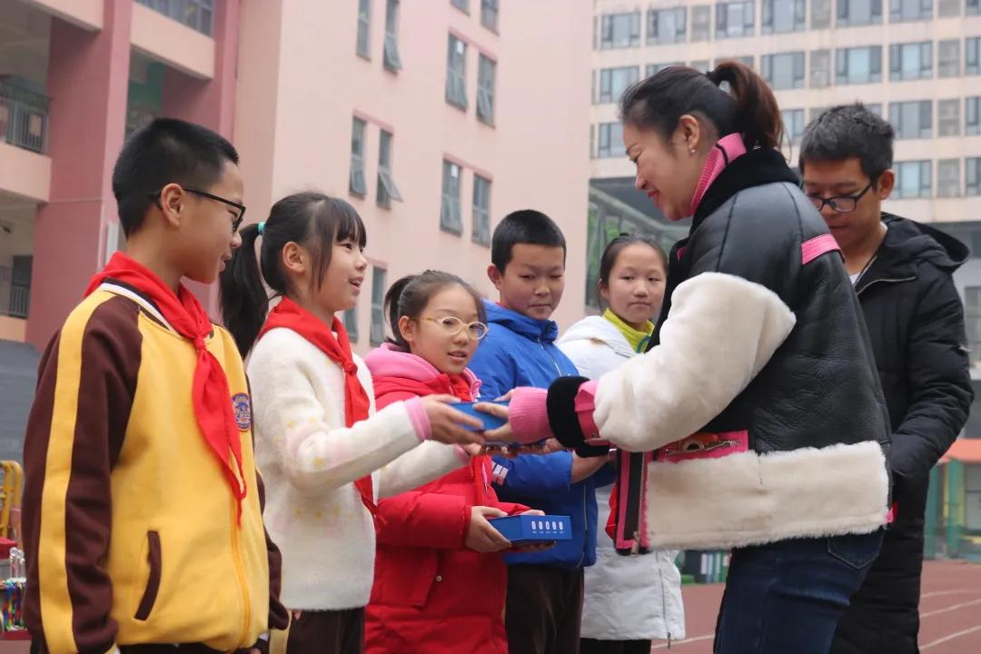 双减政策下的小学体育活动美篇,双减后孩子们拥有了快乐时光