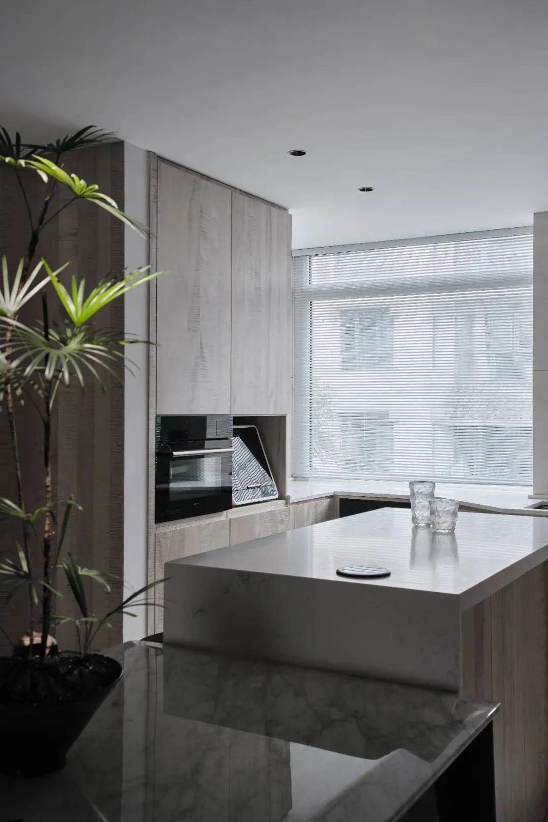 石材地板搭配原木家具,原木石材结构装修效果图