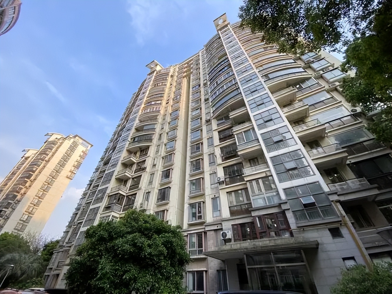 1000万，竟然成了中产的尴尬预算？浦西还能买哪里？