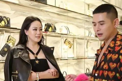 章小蕙凭什么还清债务,章小蕙现资产多少亿