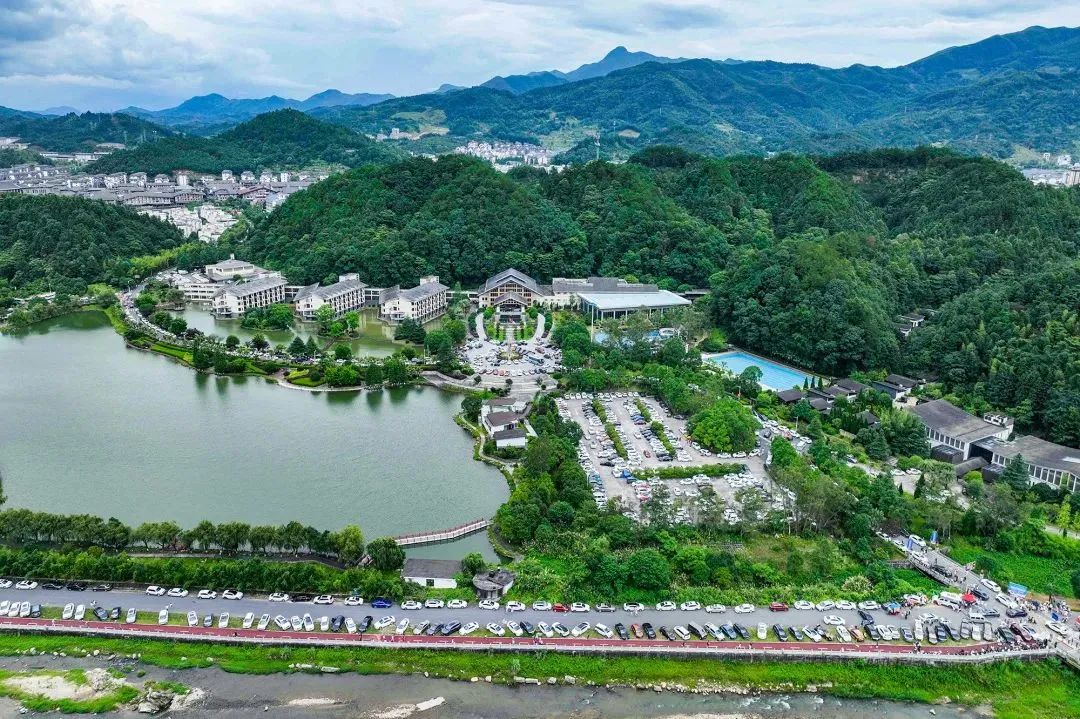 非凡十年高质量发展迈出坚定步伐,非凡十年中国成就