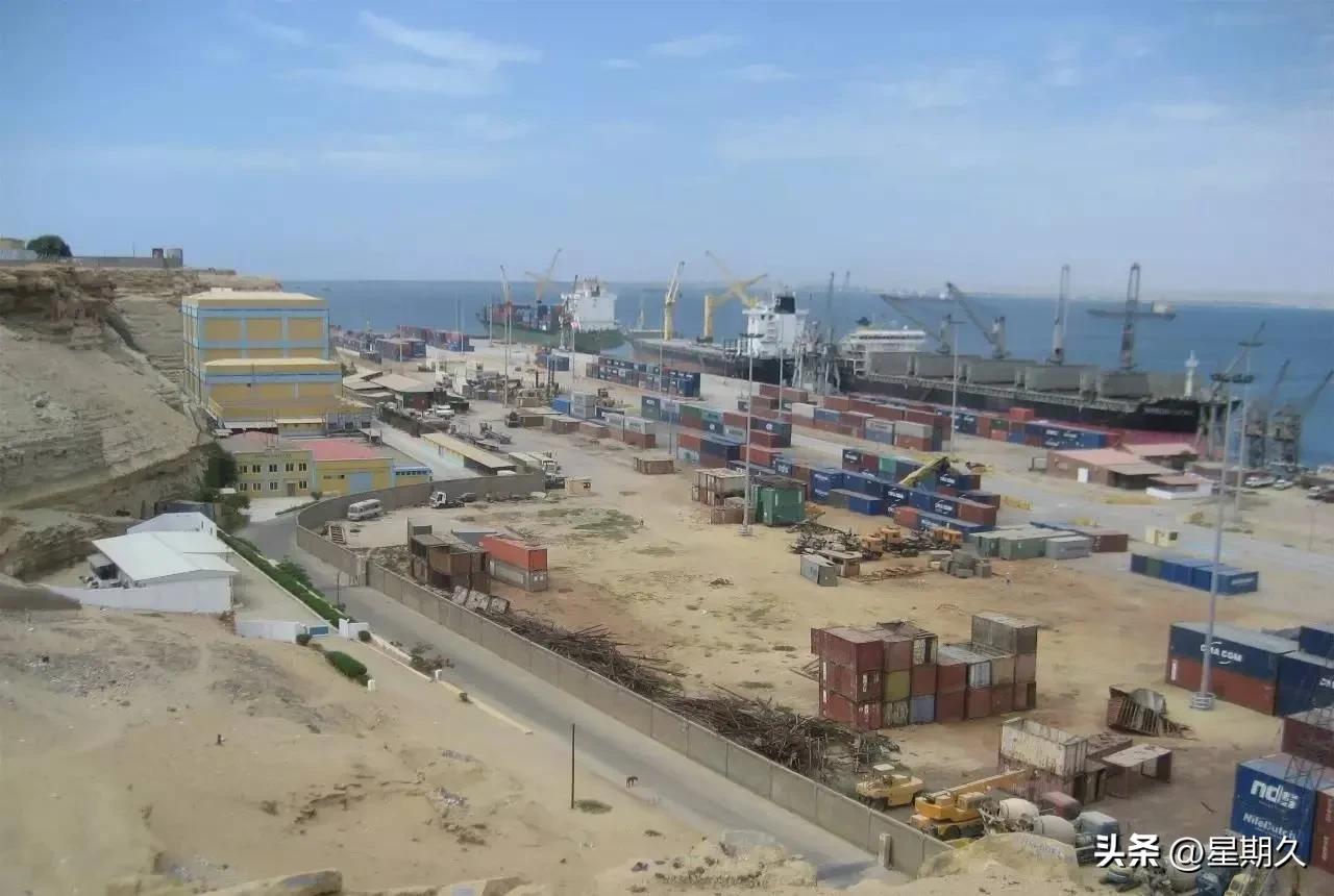 船舶非洲靠港，揭秘华人聘请当地女保姆的秘密，真实原因让人羞涩