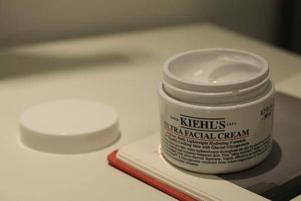 毛孔粗大用什么面霜比较好,油性皮肤毛孔粗大用什么面霜