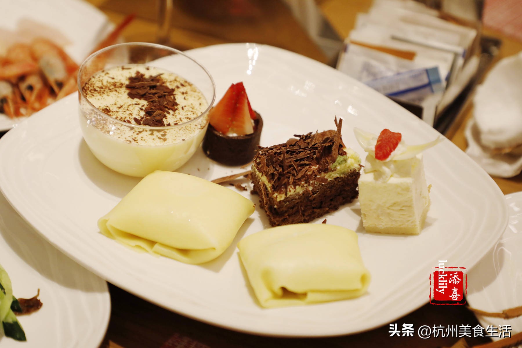 豪横贴秋膘，杭州龙湖皇冠假日酒店泰美味小火锅自助大餐走起