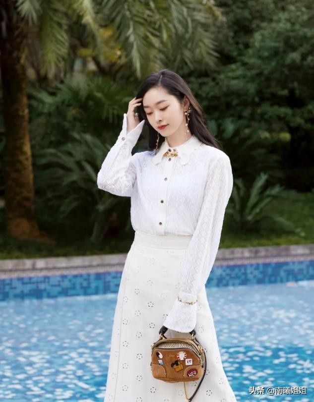 蜜桃臀不受宠了，现在流行的是克拉臀！网友：难怪直男都喜欢