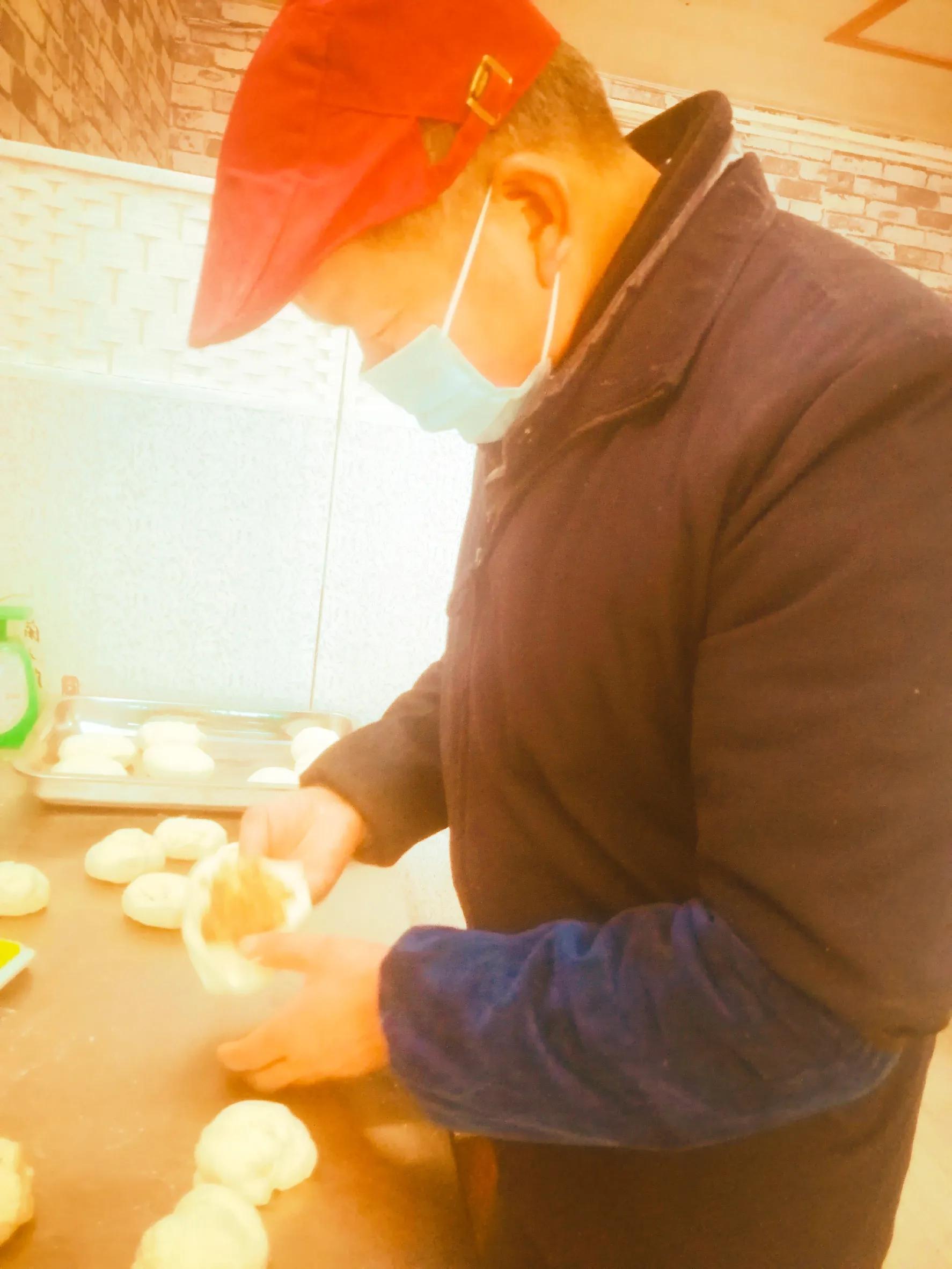 烧饼哥教书视频,书院街吊炉烧饼