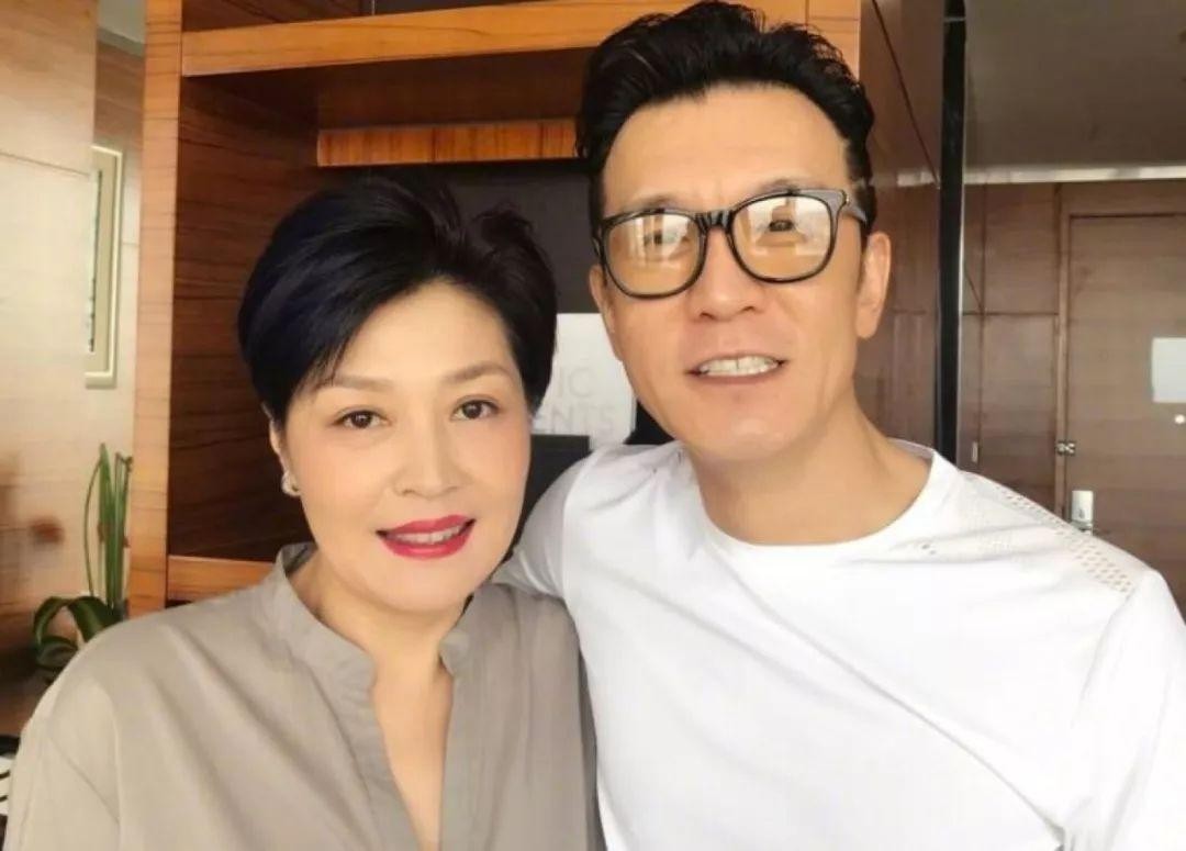 央视再也见不到的5位主持人，以为他们退休享福，其实已悄然离逝