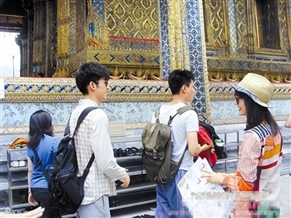 霸道总裁和女主的狗血剧情,霸道总裁与灰姑娘的恩怨情仇剧