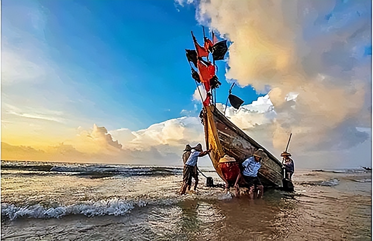 东海渔民发现空无一人的游轮,18年一渔民在东海发现豪华游轮