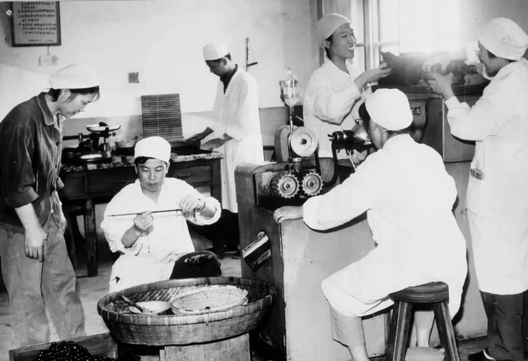 你的出现惊艳了时光温柔了岁月,一个惊艳了时光一个温柔了岁月