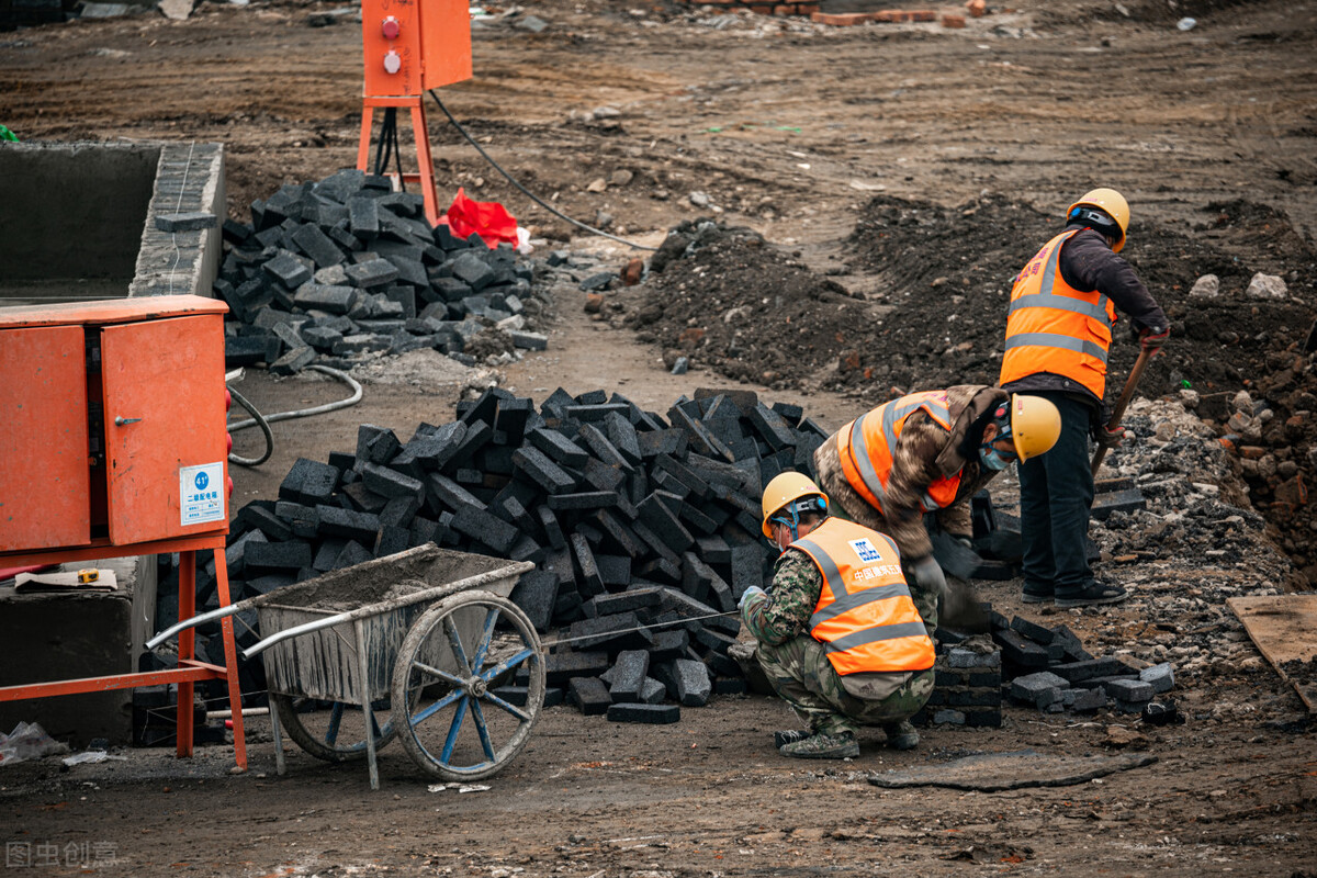 劳保鞋为啥穿起来脚底板疼,新能源劳保鞋穿着脚底板痛