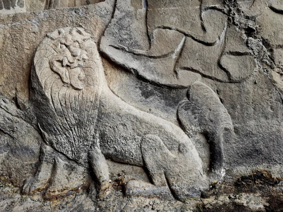 武则天的脸像哪里的大佛,大佛的脸为什么从哪面看都是正脸