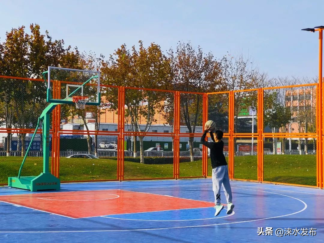 附近的免费开放球场,免费开放的球场在哪里