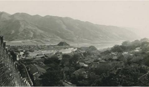 变态的纳粹德国，*光脱**犹太人女人衣服，集体*杀屠**！2