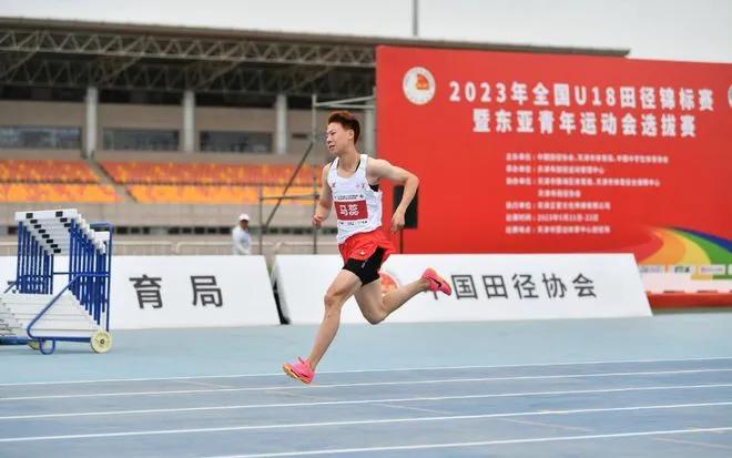 马蕊100米视频,10秒7200后新星创女子百米佳绩