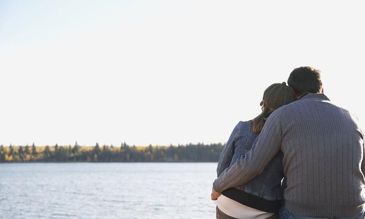 儿媳眨眼逼我说退休金只有3000，亲家跟我不一样