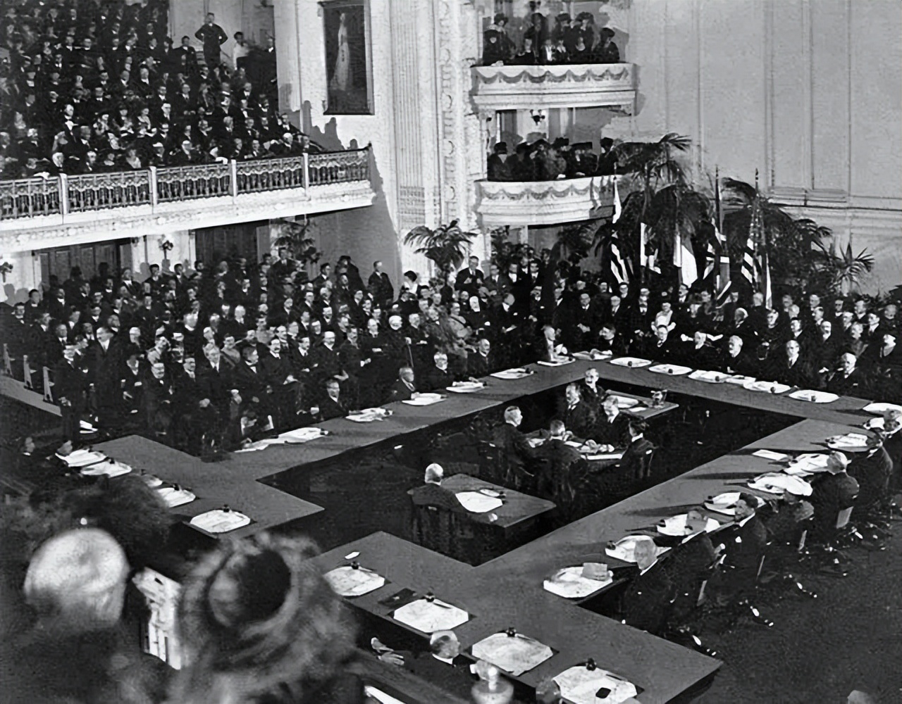 日本二战超级战舰被潜艇击沉,日军超级战舰被击沉