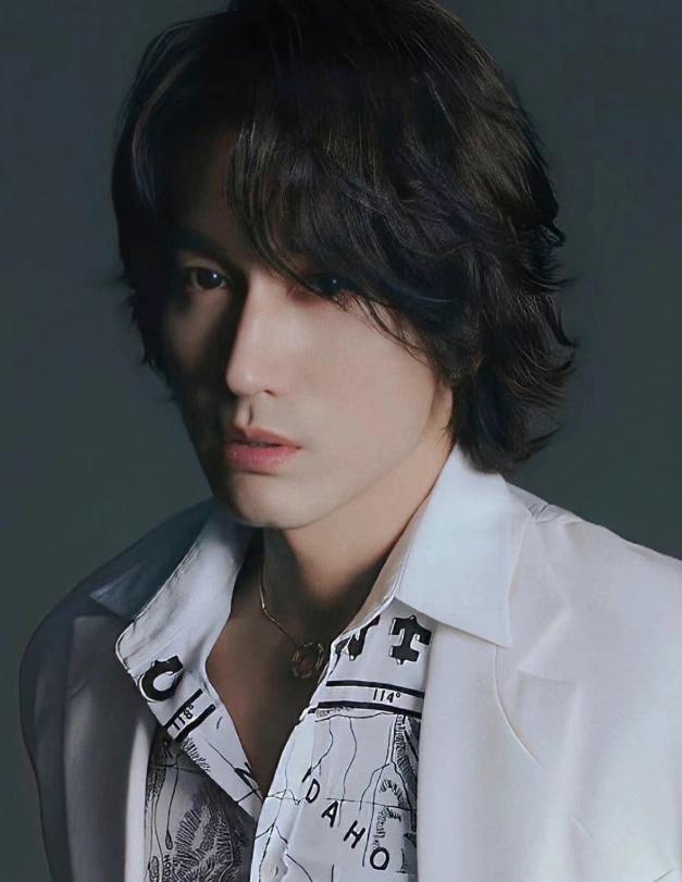 给大s戴绿帽，台湾最美“公交车”绿14名男友，如今45岁未婚无子