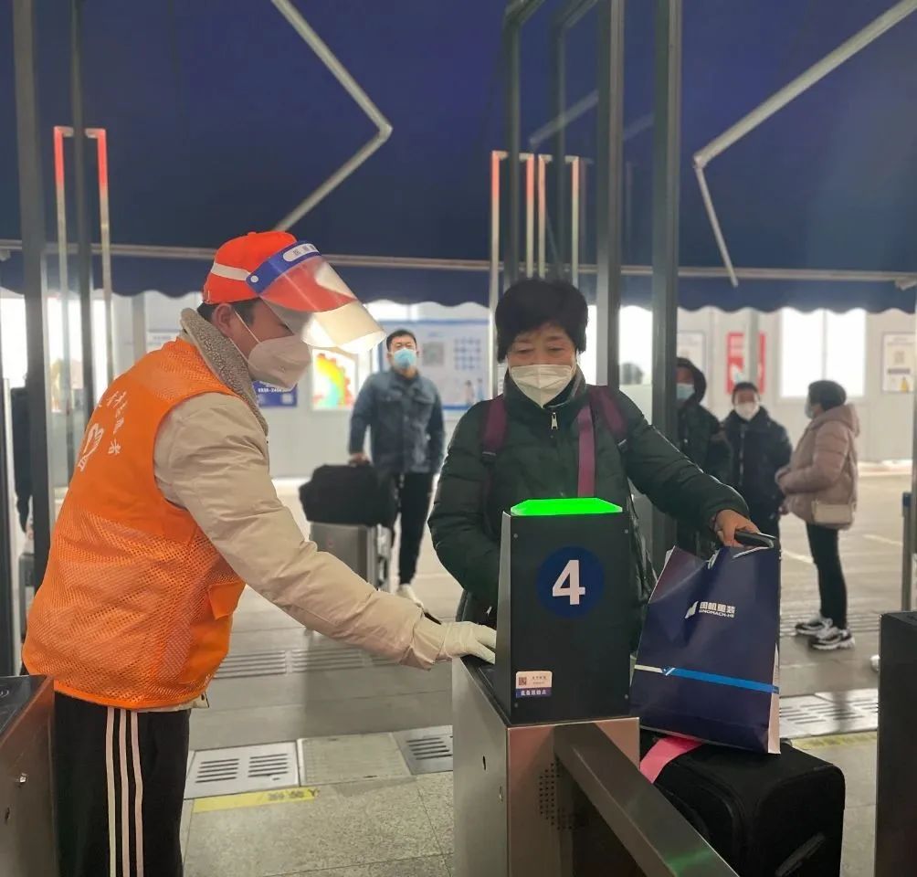 青春志愿爱在旅途春运志愿者活动,青年志愿者开展春运志愿活动