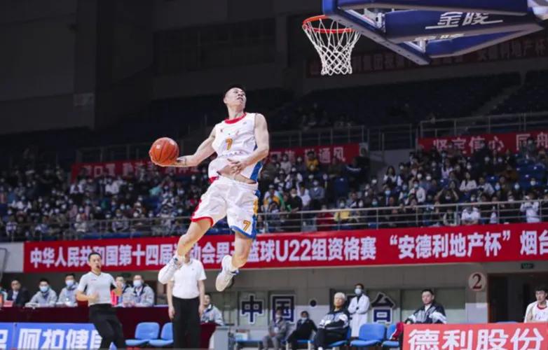 辽宁男篮张镇麟是谁儿子,辽宁男篮张镇麟球迷为什么叫金金