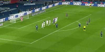 法甲梅西任意球绝杀巴黎4-3里尔,法甲首轮巴黎客战高喊梅西